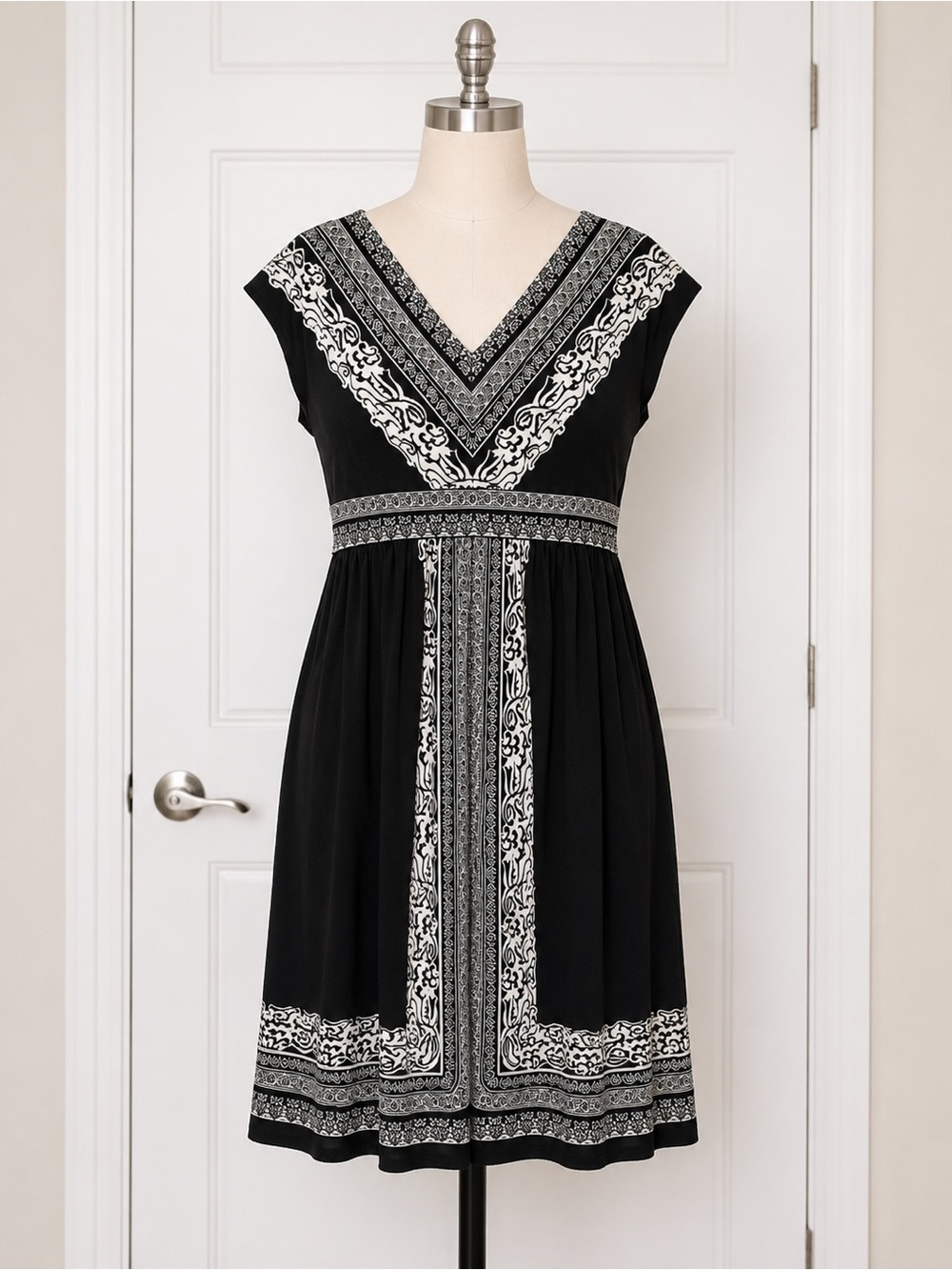 INC International Concepts Black and White Garment - Picture 2 of 5